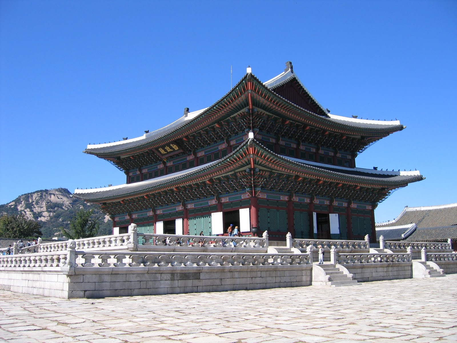 韩国的传统民居建筑是什么样子的？ - 知乎