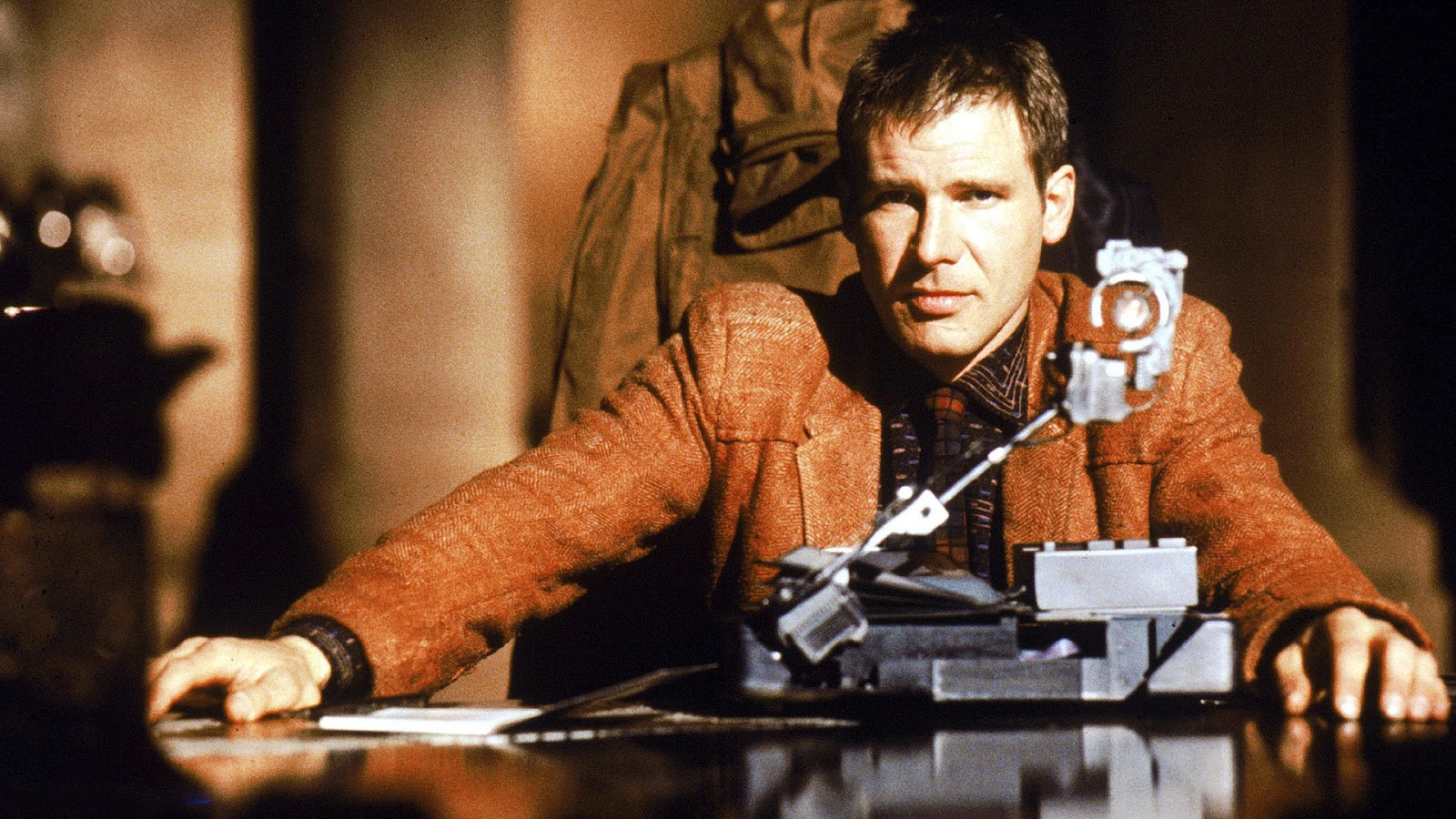 http://3.bp.blogspot.com/-704OfLPRMO4/UNylRN96YGI/AAAAAAAAAcc/OjApTz_oFFE/s1600/Blade+Runner+2.jpg