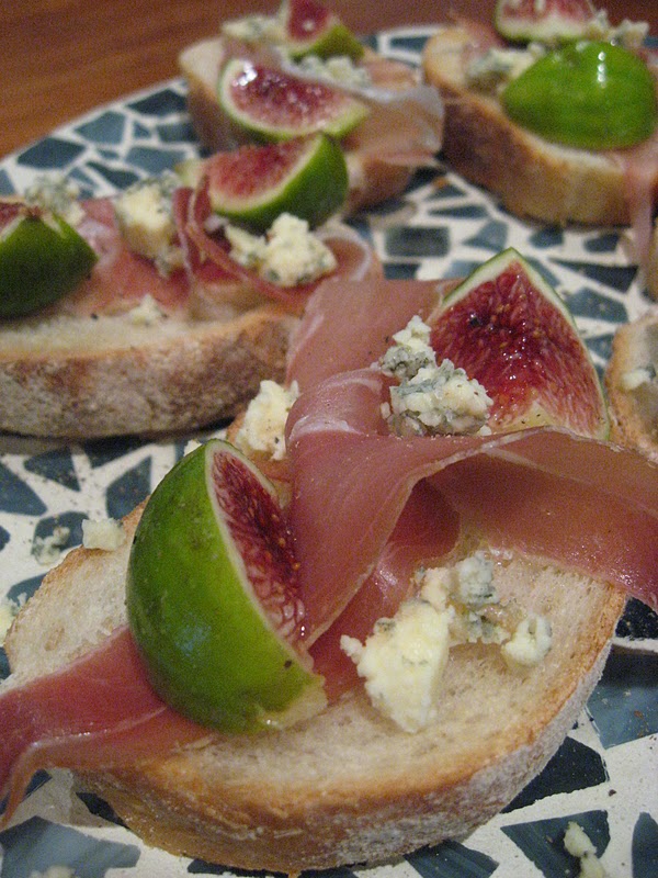Morsels and Musings fresh figs & prosciutto bruschetta