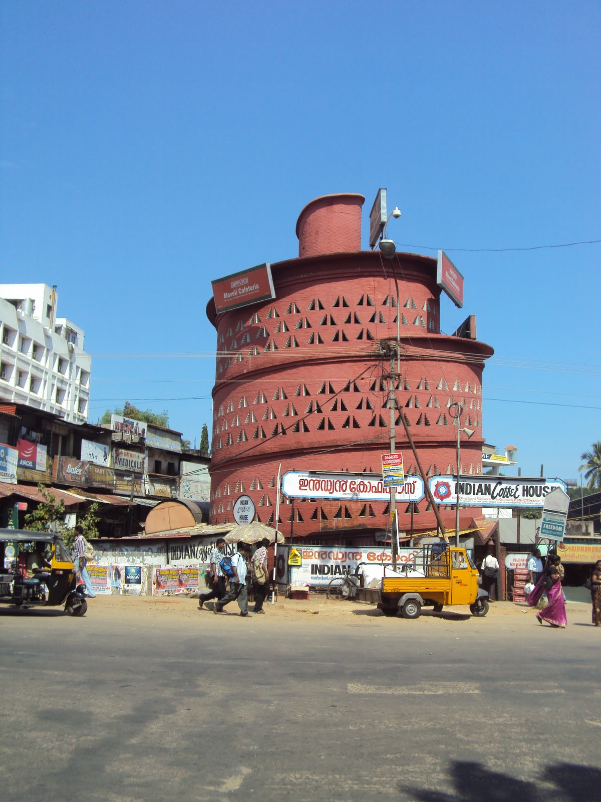 ARCHITECTURE STUDENT'S CORNER: LAURIE BAKER'S INDIAN COFFEE HOUSE