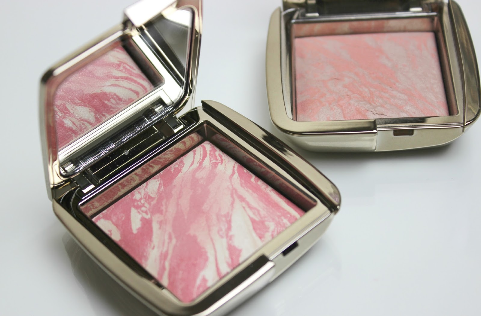 Hourglass Ambient Lighting Blush in Diffused Heat A picture of Hourglass Ambient Lighting Blush in Diffused Heat