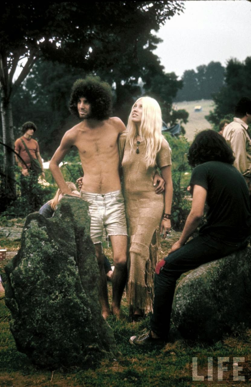 40 Rare and Fascinating Color Photographs of the Woodstock Music & Art