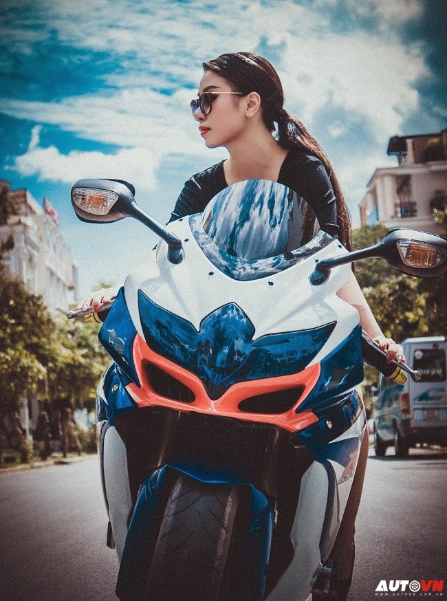 Người đẹp Việt thuần phục Suzuki GSX-R