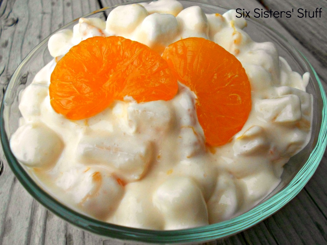 5 Minute Fluffy Yogurt Fruit Salad / Six Sisters' Stuff Six Sisters