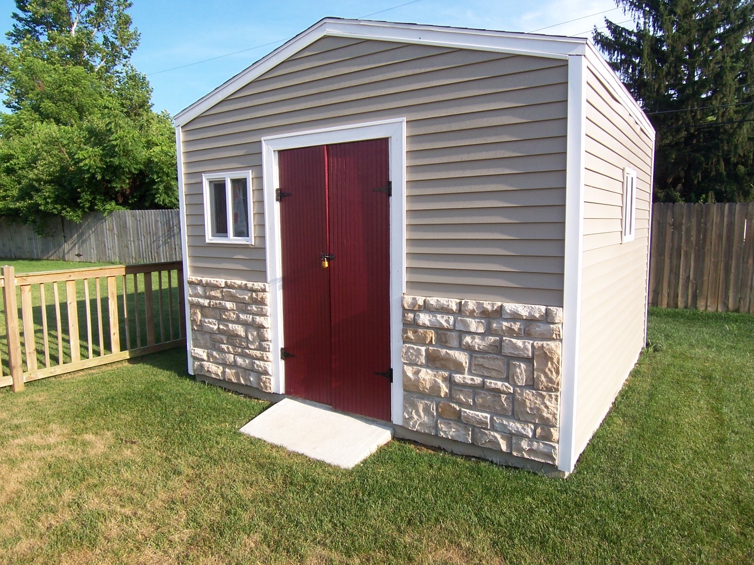 Home For Sale in Fairborn Ohio Has been cared for and updated Ready