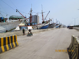 Ships parked inside "SUNDA KELAPA HARBOUR" in Jakarta.