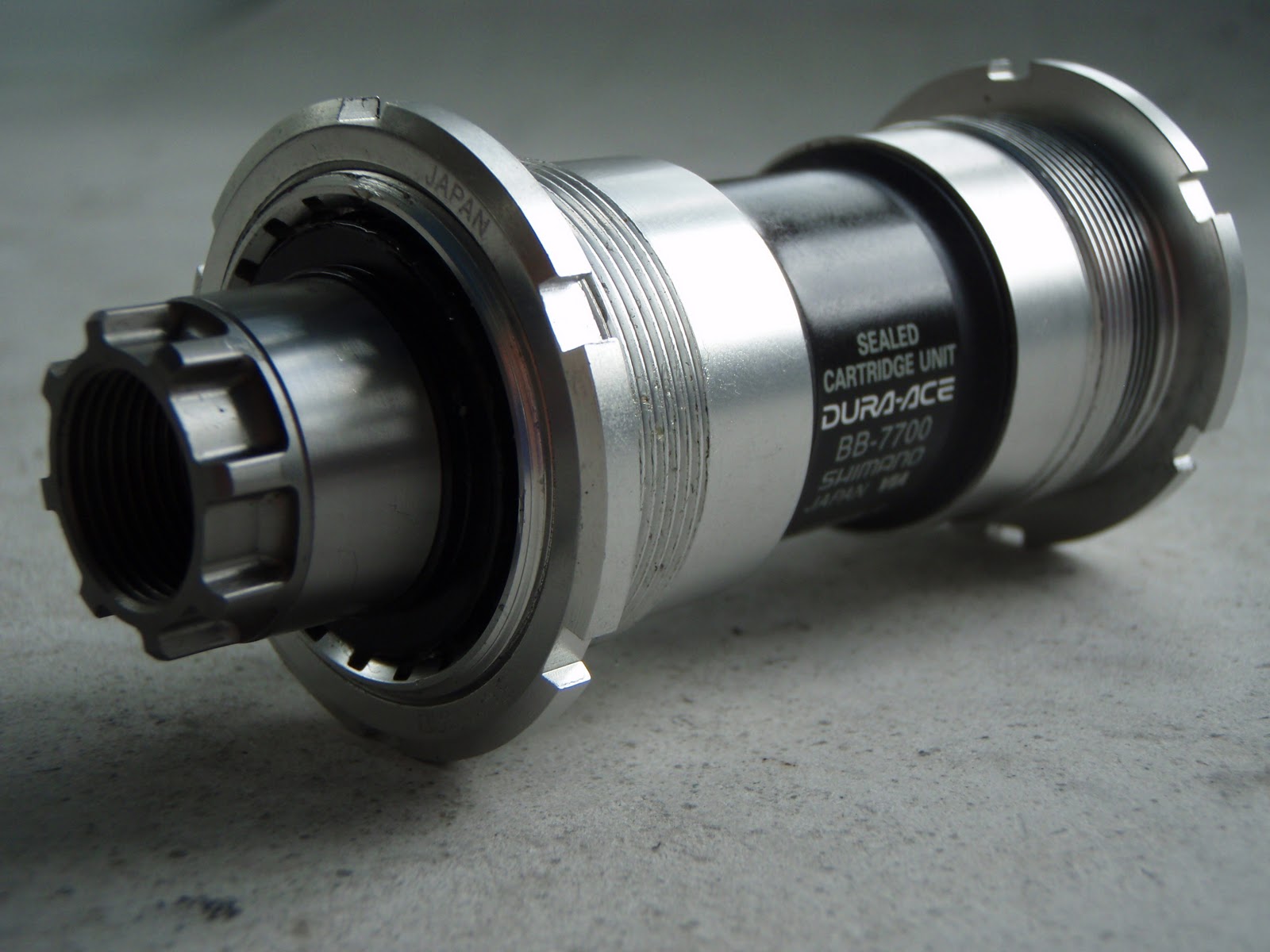 dura ace 7700 bottom bracket