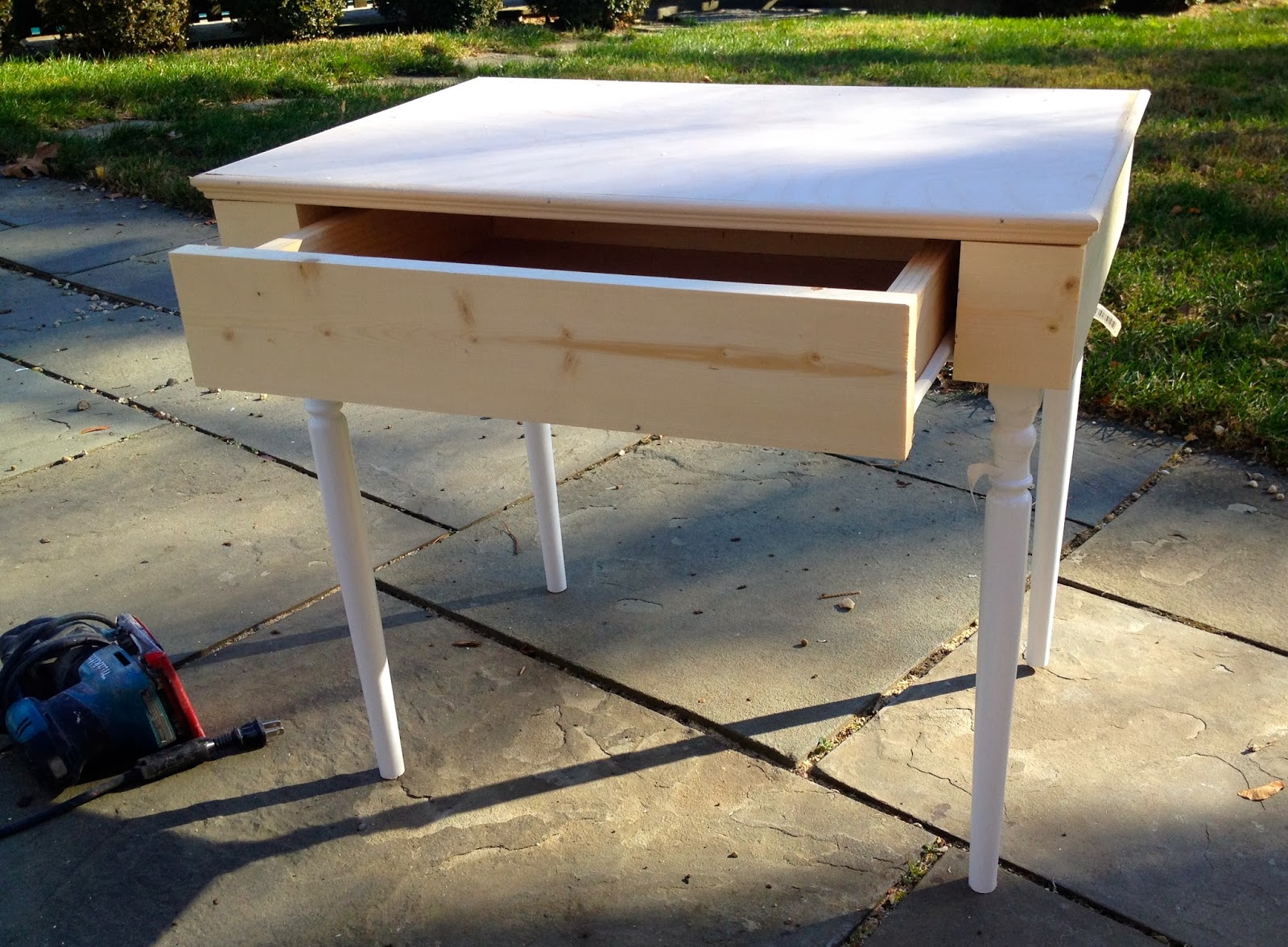 DIY Play Vanity Jaime Costiglio