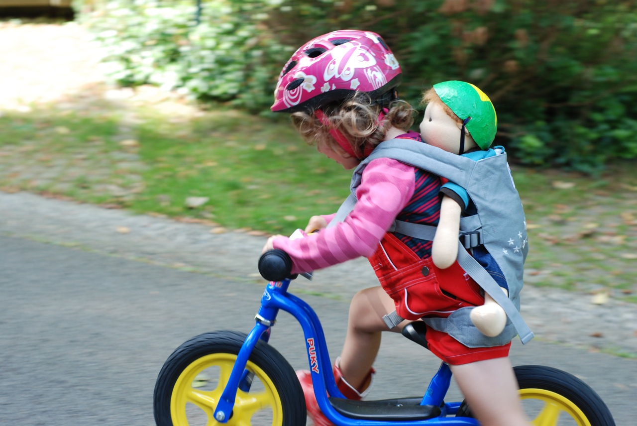 The Knutsel Kid How to make a doll bike helmet