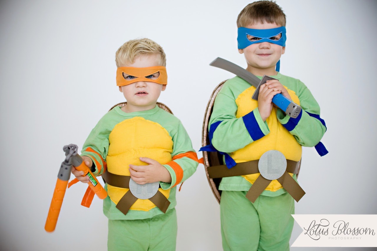 Teenage Mutant Ninja Turtle Costumes (TMNT) .