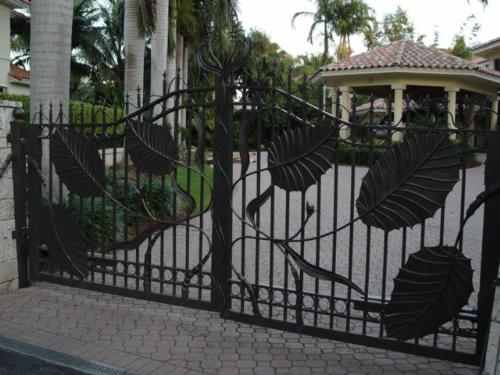 Ideas for Metal Gate for your home | Ideas for home decor