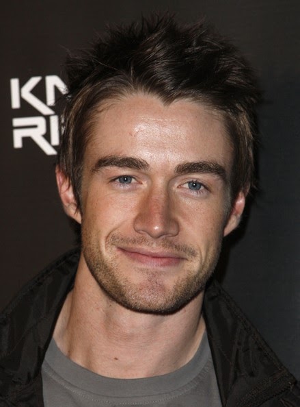We Love One Tree Hill: Daily Photo: Robert Buckley