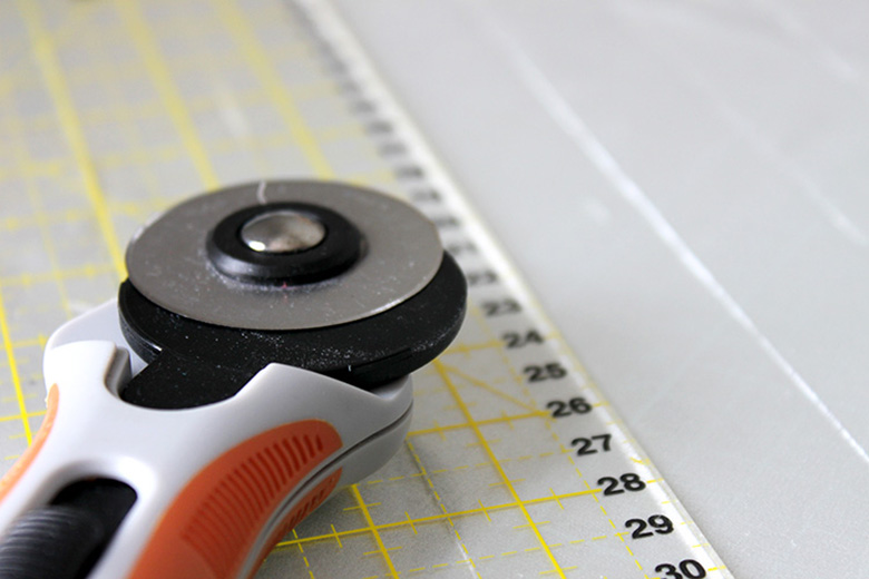 Cutting bias tape Cutting bias tape