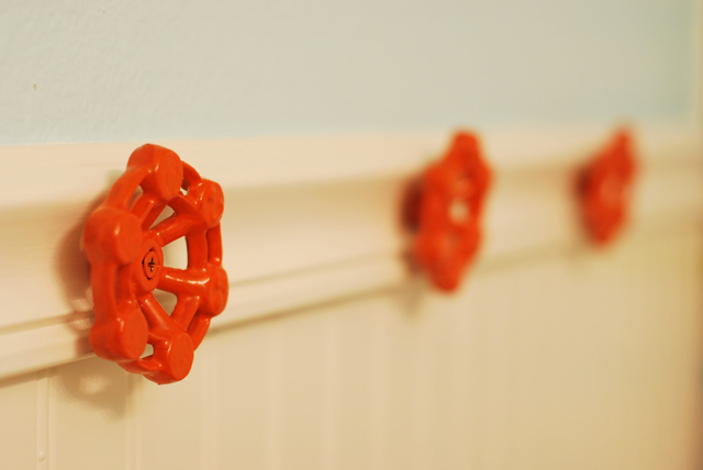 Upcycling: 5 ideias para criar suportes de parede usando torneiras velhas