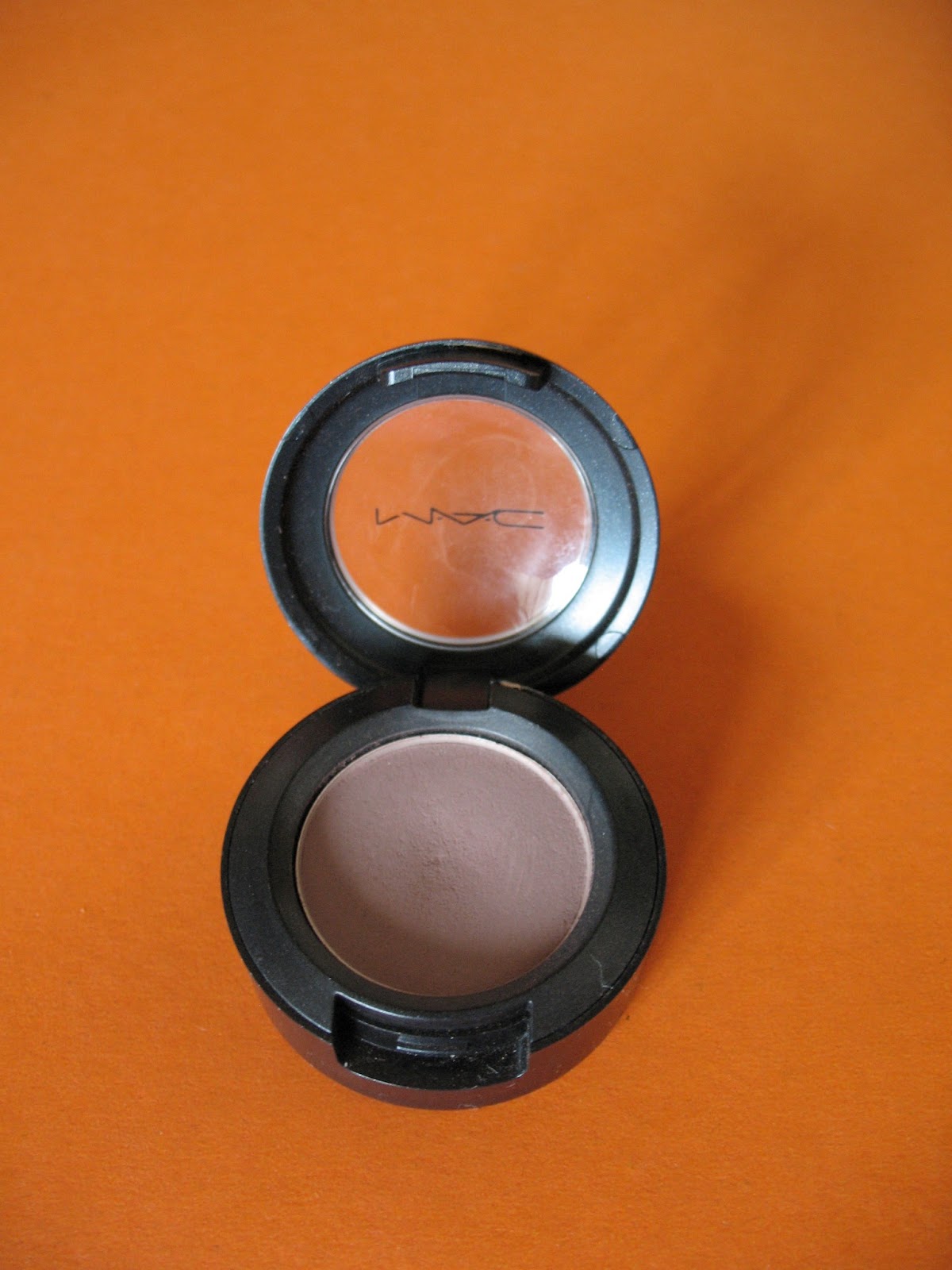 Beauty Belle Notes Romanian beauty blog focusing on makeup, skincare