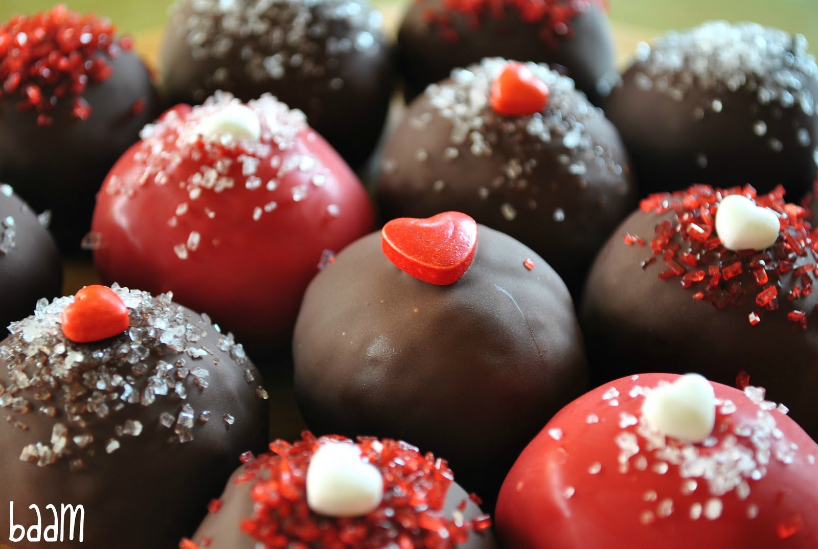 Beti Vanilla Valentine Cake Balls
