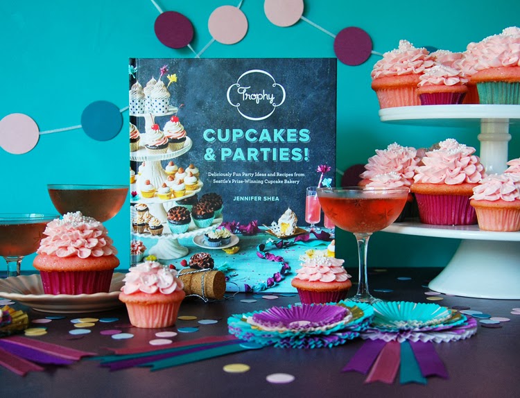 Trophy Cupcakes and Party! Book