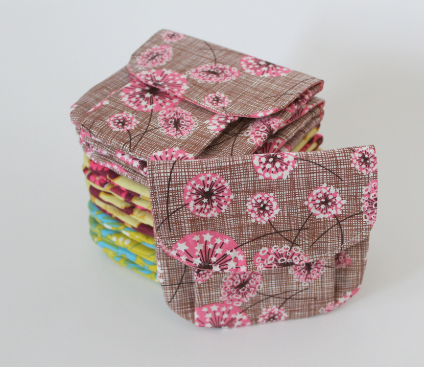 Sew Chatty {Tiny Pleated Pouches}