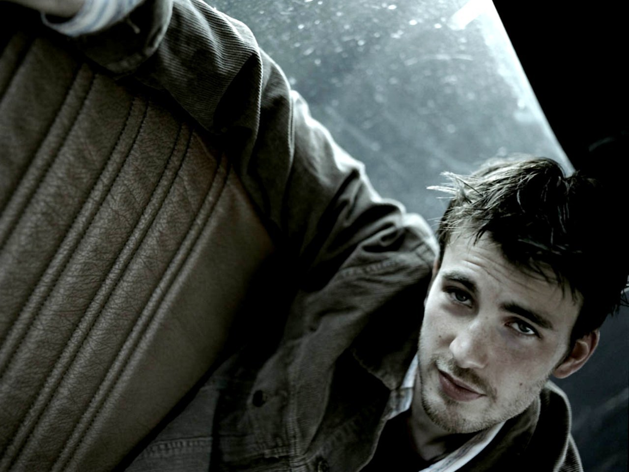 http://3.bp.blogspot.com/-7LPVr5Z9XPQ/UBN8rG3iVjI/AAAAAAAAIFE/fbkJnd_VHx8/s1600/Chris+Evans-Wallpaper-5.jpg