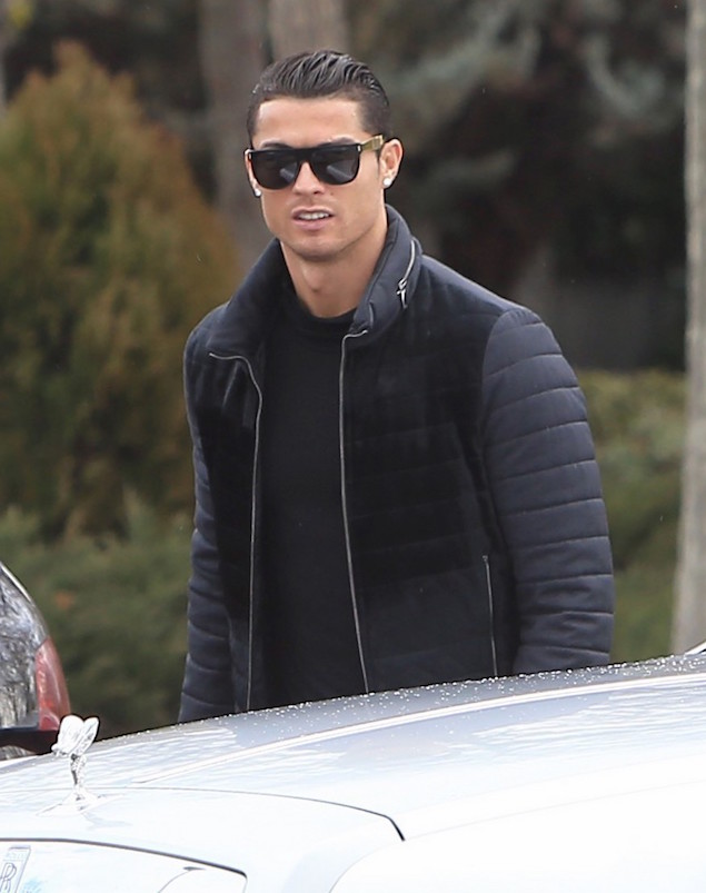 ultigamerz Top 10 Handsome Football Players in 2015