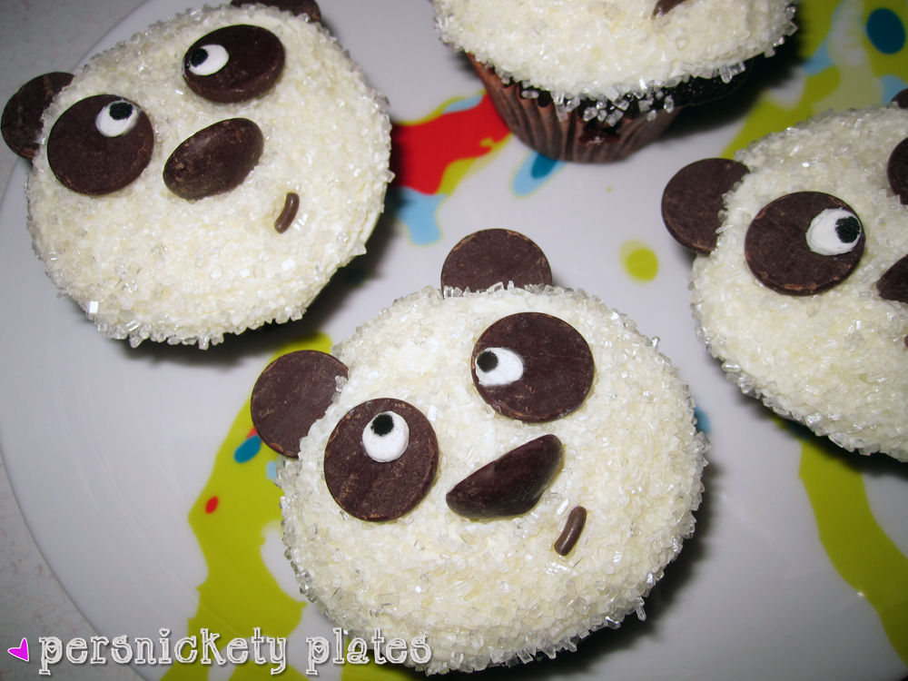 FAVORITE RECIPE'S Adorable Chocolate Panda Cupcakes
