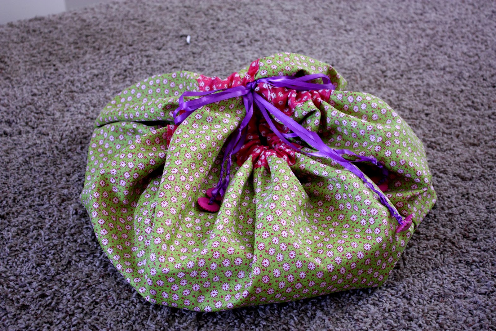 Fisher's Mommy DIY Drawstring Picnic Blanket