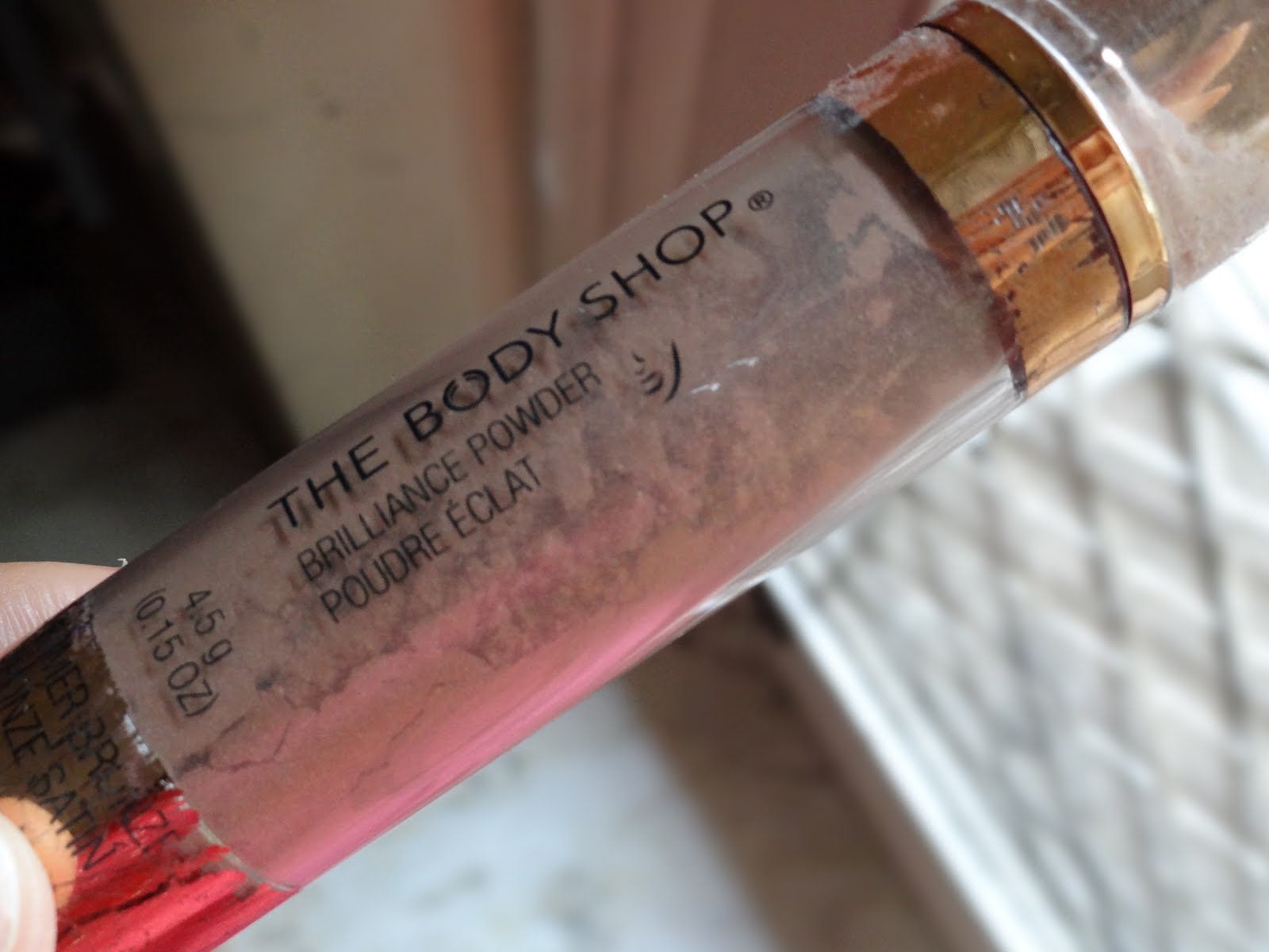 The Body Shop Brilliance Powder Golden Glow or Just Glitter