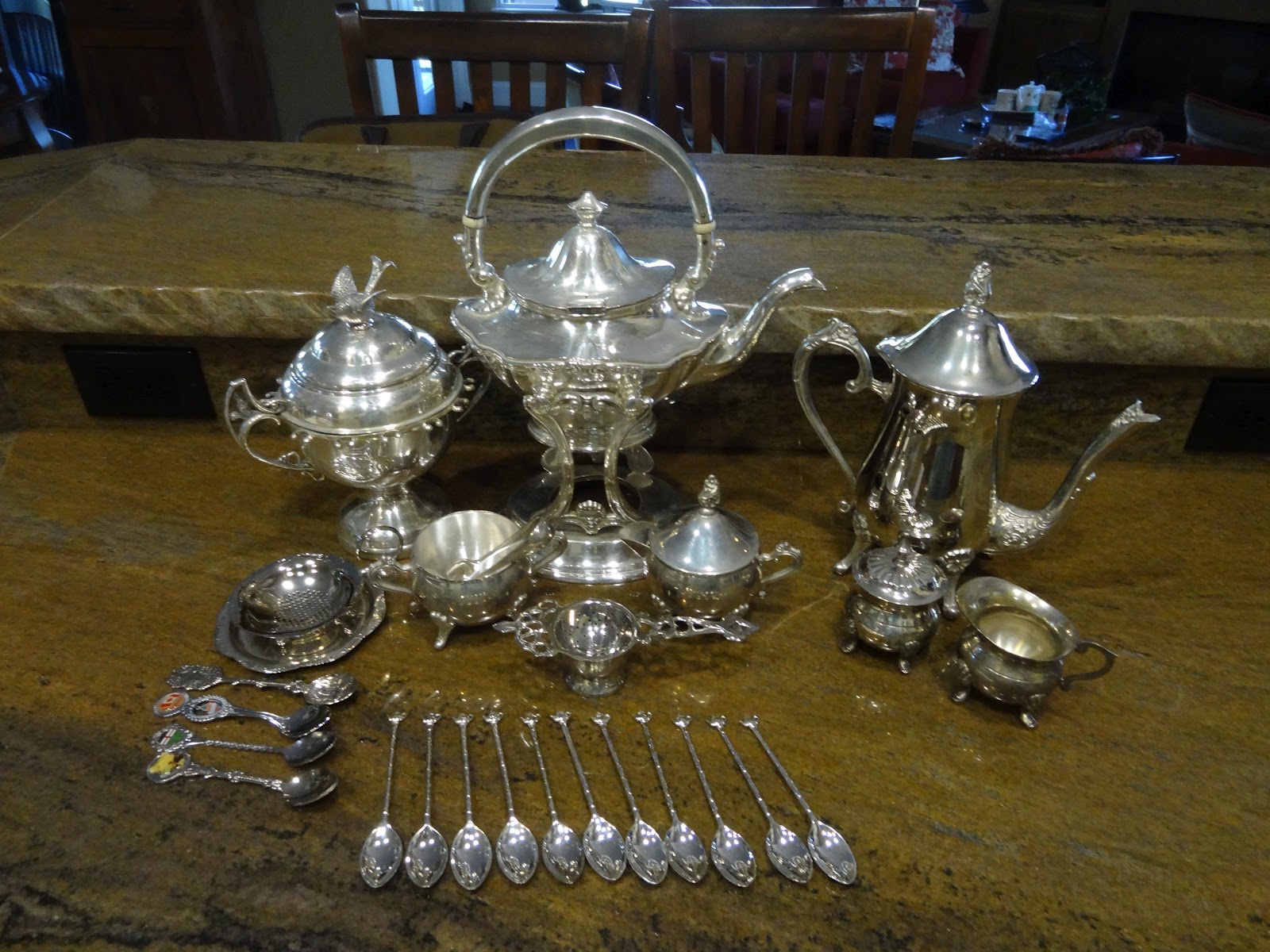 Jo Traveler Quick & Easy way to polish your silver tea set