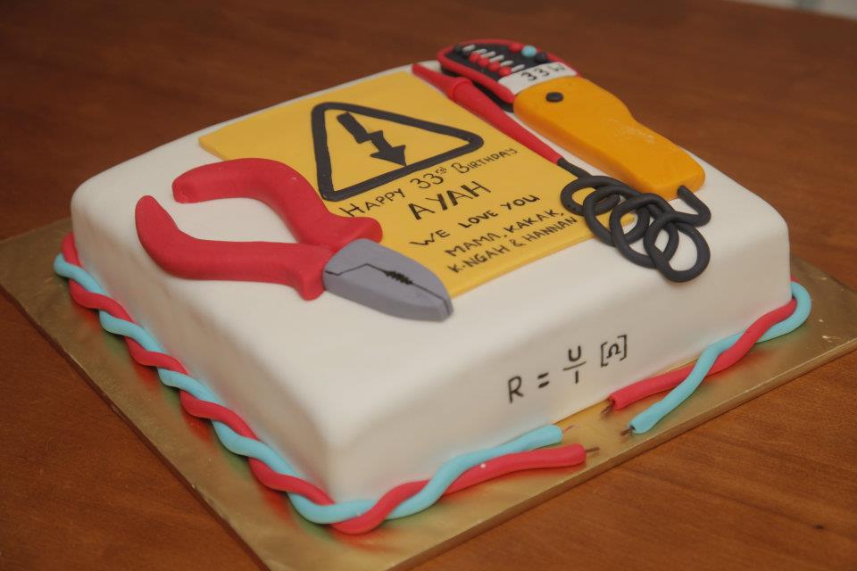 Delicious Touch...cakes and such electric and guitar cake