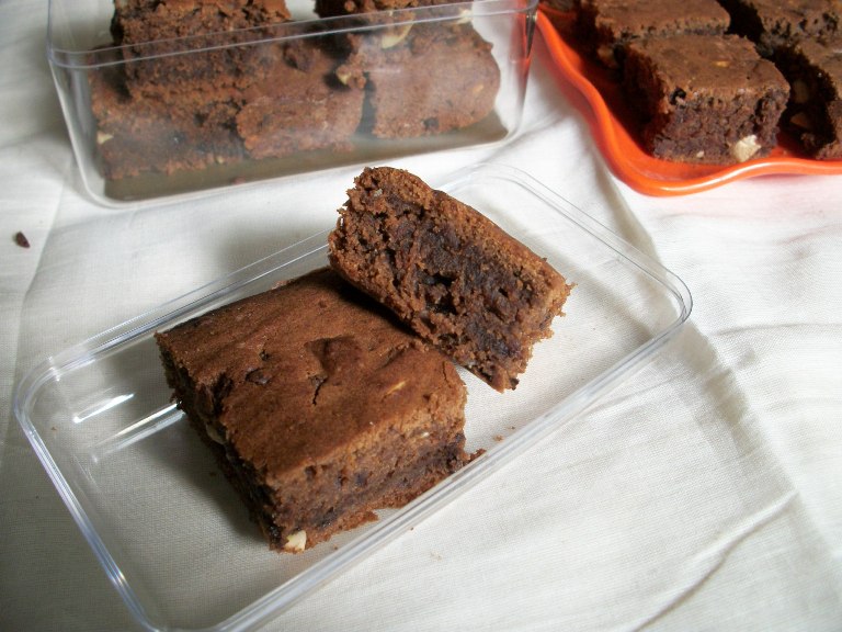Eggless Chocolate Brownies with Yogurt Yummy Tummy