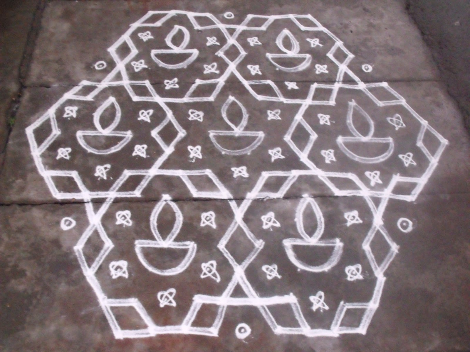 Rangoli designs/Kolam Lamp Kolam