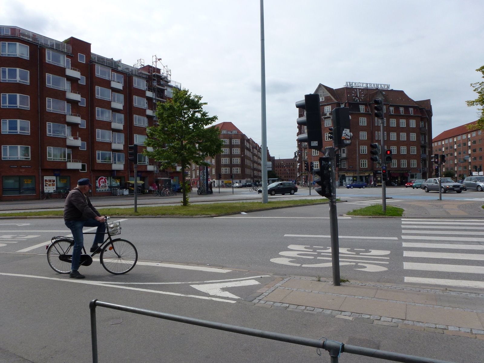 rEvolving Transportation Left Turn Bicycle Signal in Copenhagen