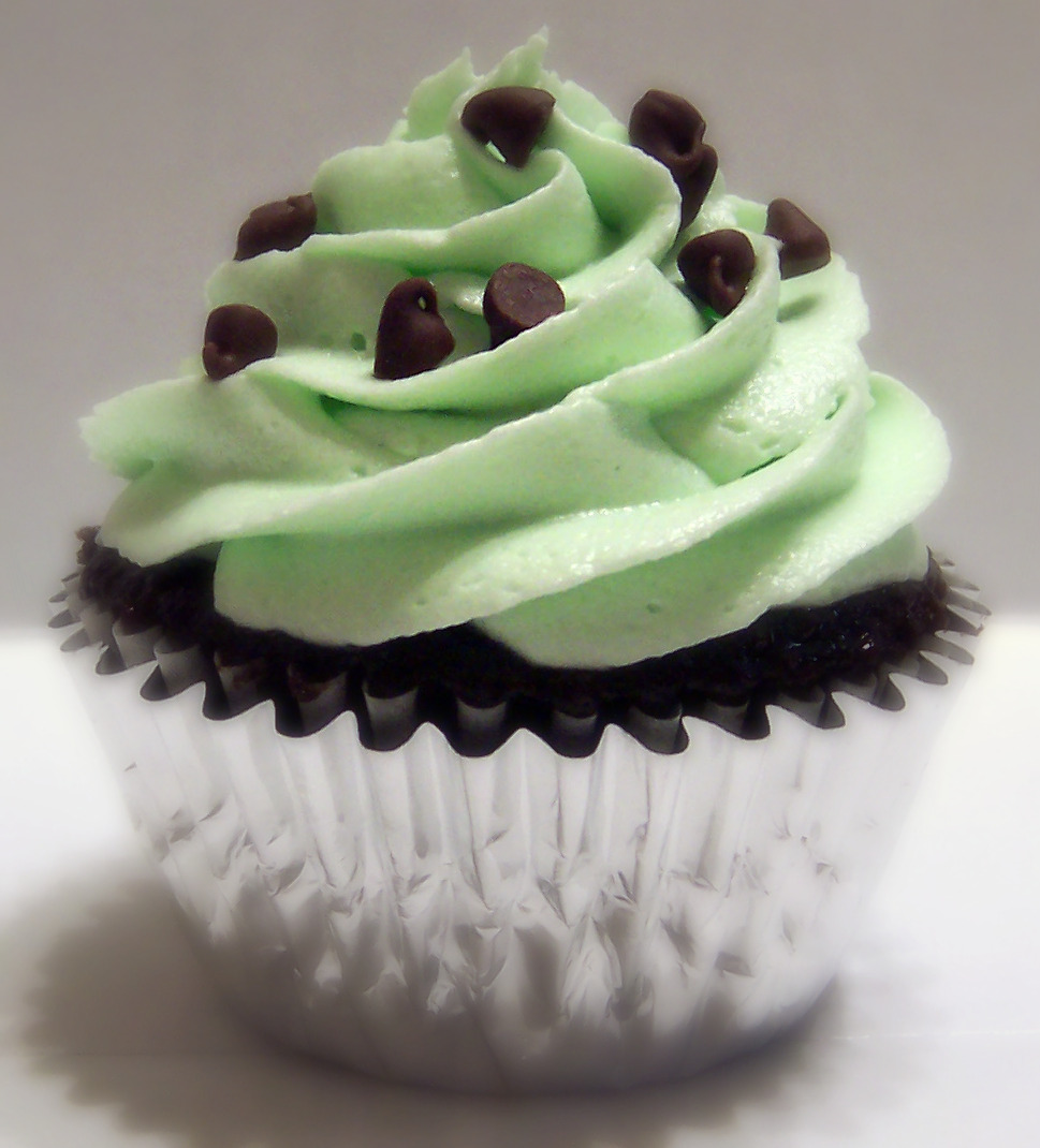 Mint Chocolate Chip Cupcakes Virtually Homemade Mint Chocolate Chip