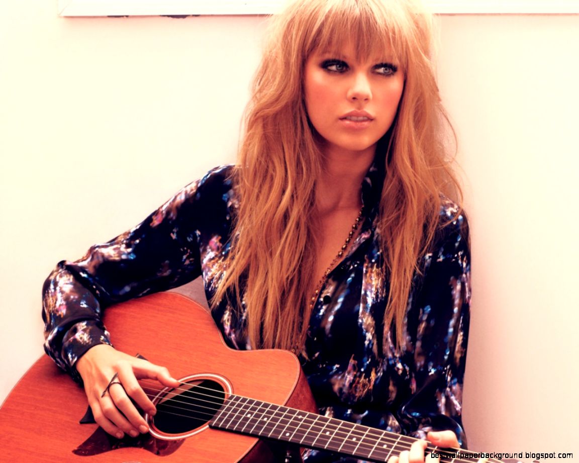Taylor Swift with Guitar Taylor Swift with Guitar