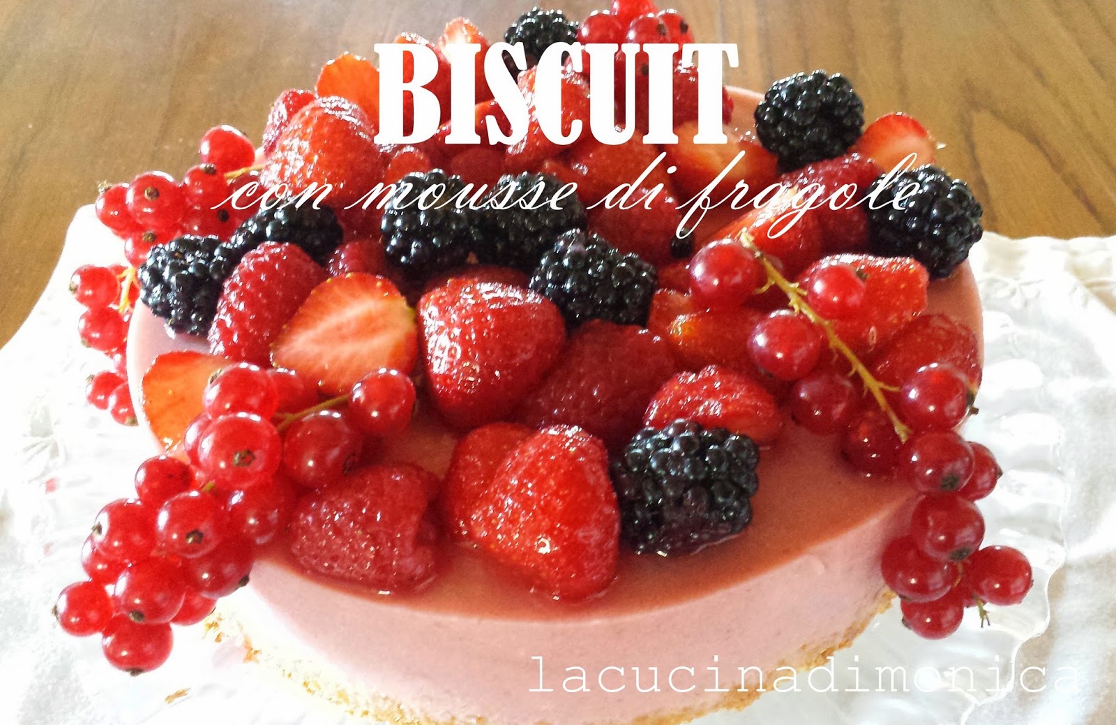 biscuit con mousse di fragole