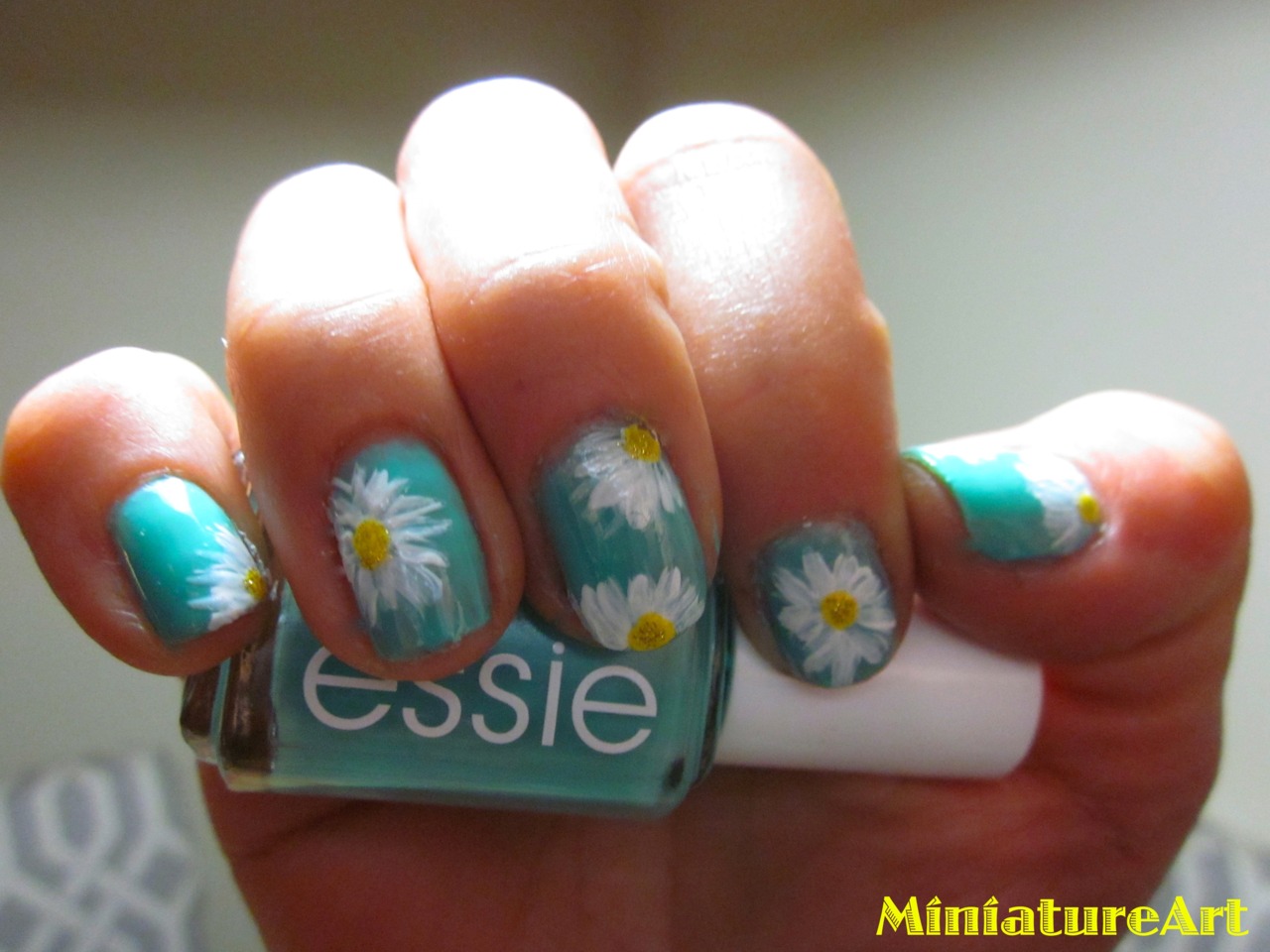 Daisy Nails