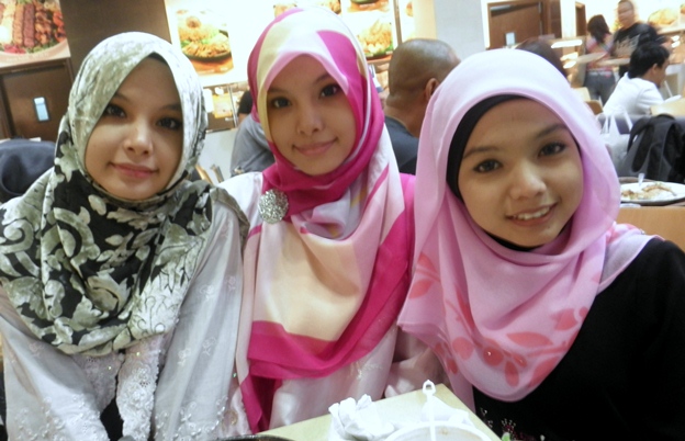 Kawen Kawen bersama RinaSalleh, FatinLiyana, CikEpal ...