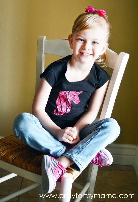 DIY Glitter Unicorn Shirt at artsyfartsymama.com #vinyl #unicorn #kidfashion #ExploreCricut