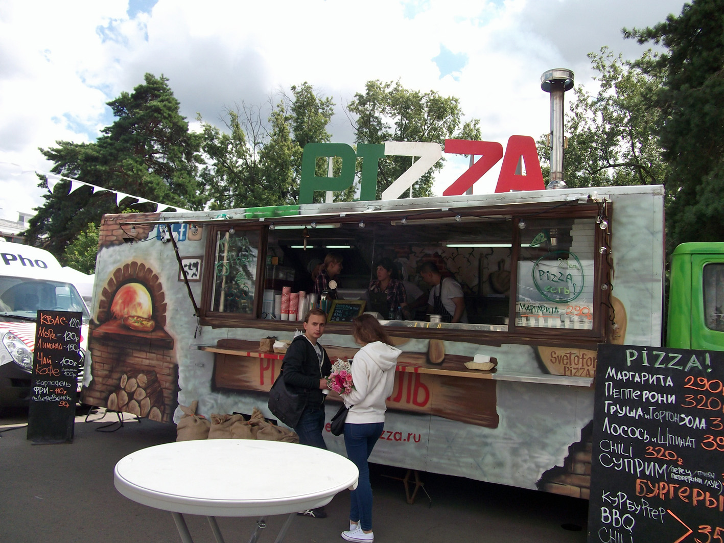 Spotted...cars in Moscow Food Trucks