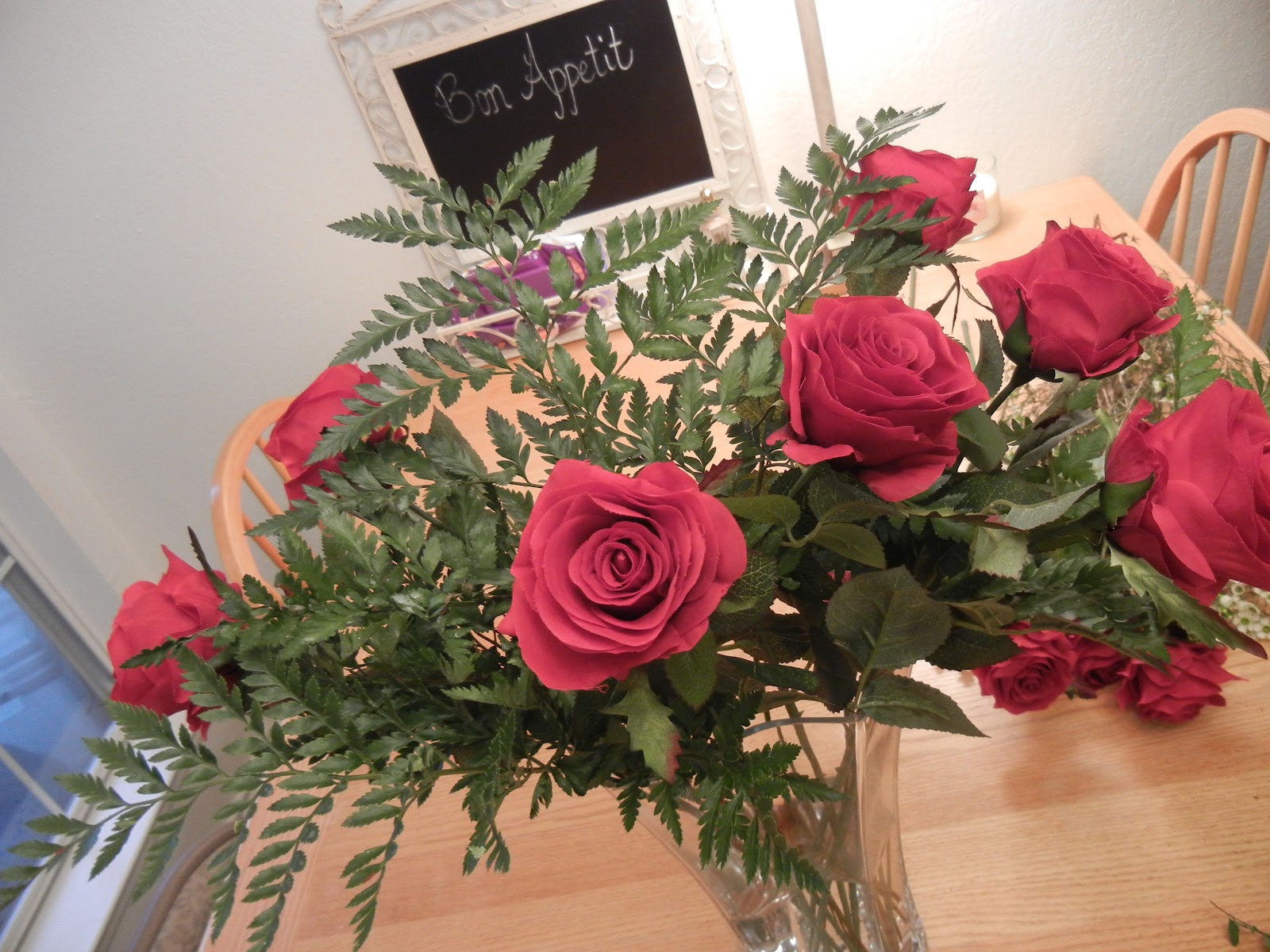 Inspired Ideas How to arrange long stemmed roses...