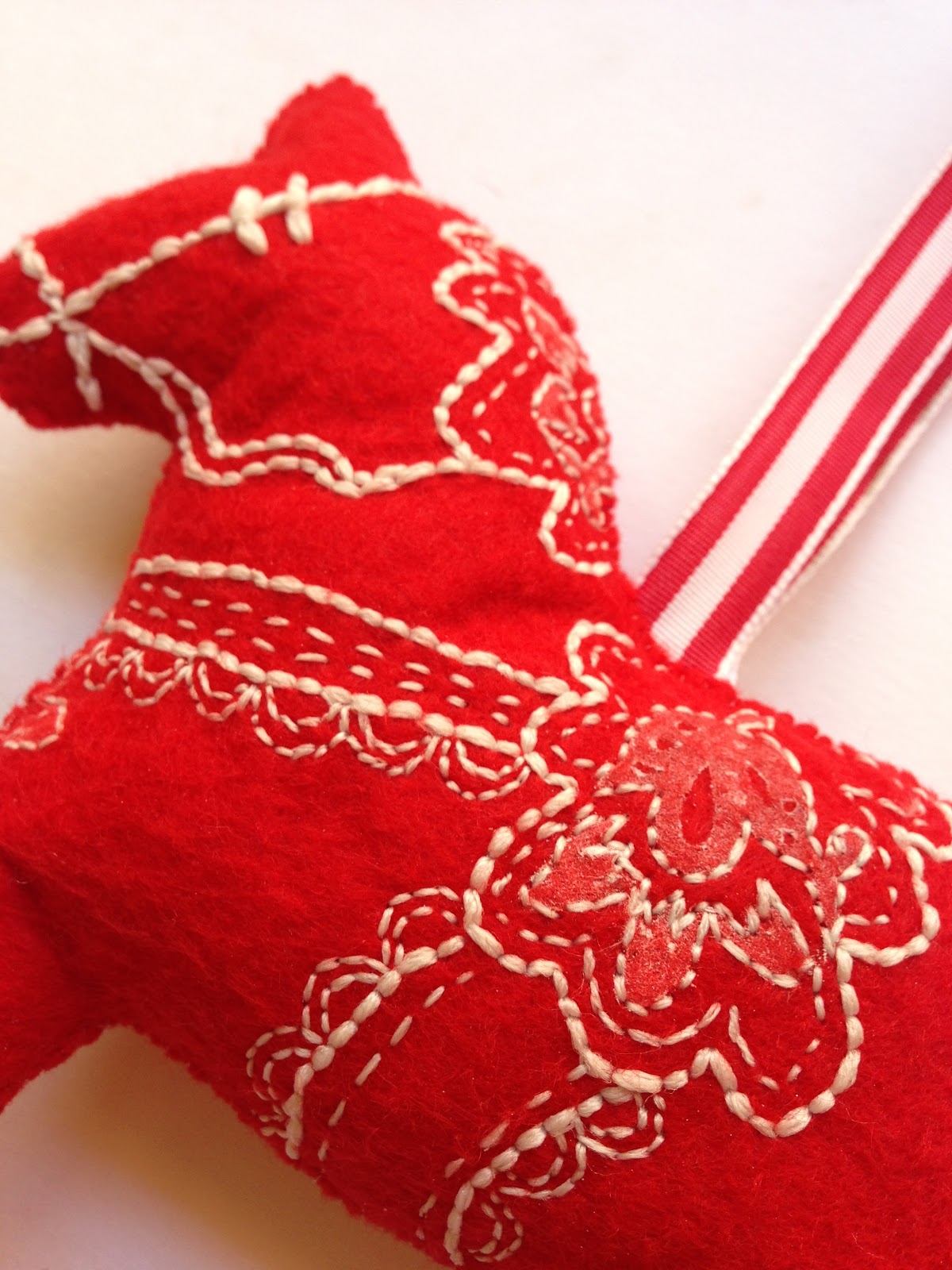 Paravent Christmas Ornament Swap