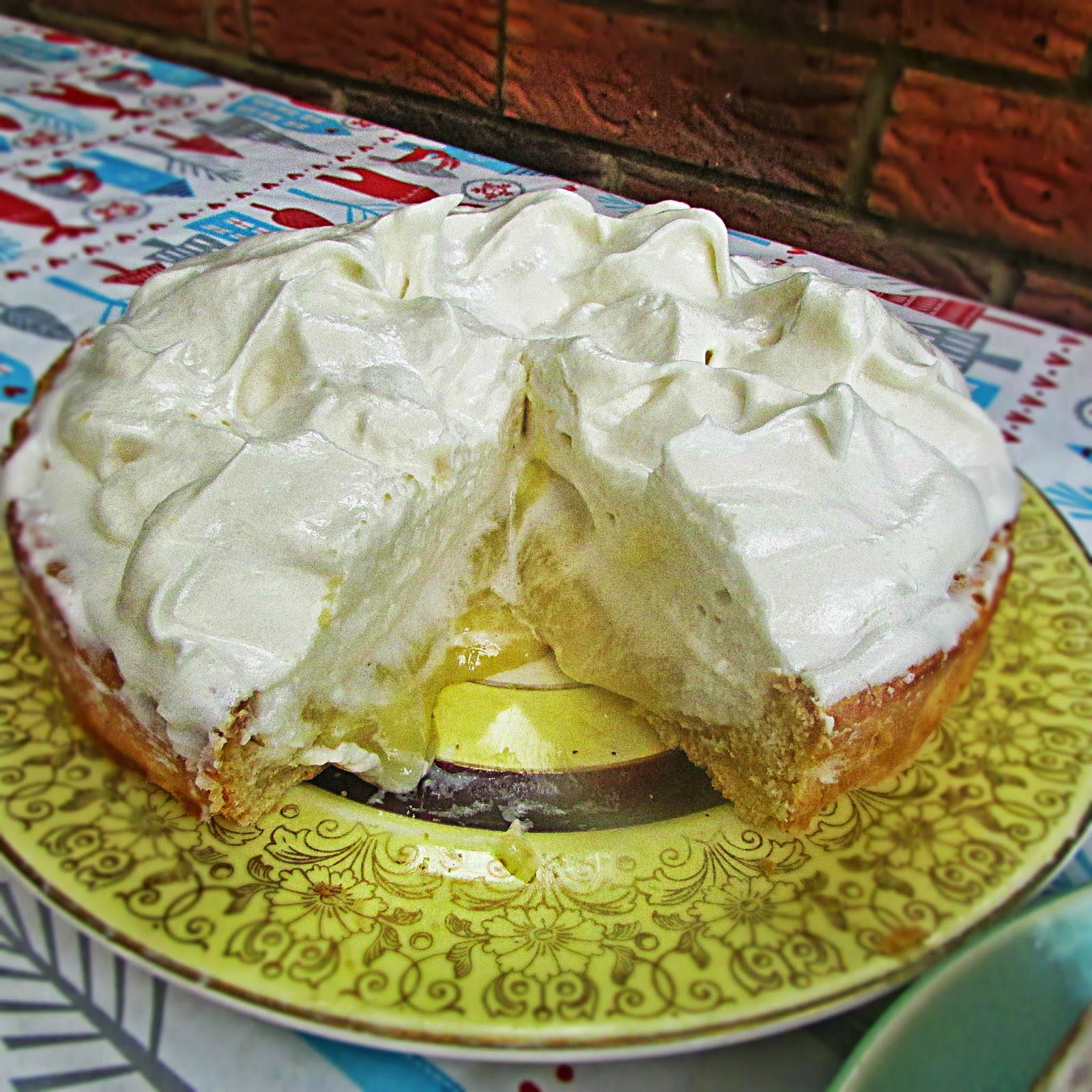 ♥ Deerly Beloved Bakery ♥ Lemon Meringue Pie Video!