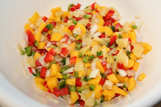 http://3.bp.blogspot.com/-7gRMlAmq92A/TecsFRjYwNI/AAAAAAAAAiM/4x2gxEdKvgE/s1600/pineapple+mango+salsa.JPG