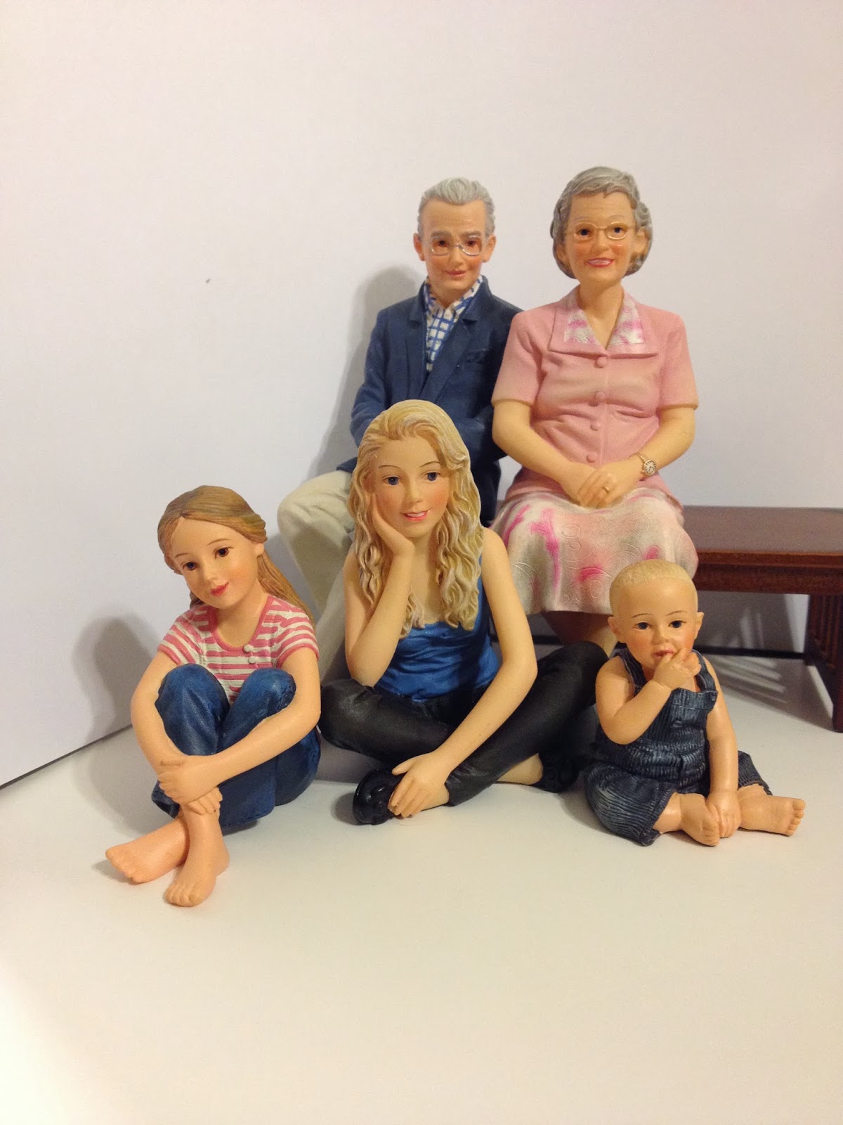 Jocelyn's Mountfield Dollhouse Craftsman Dollhouse Family Photo Shoot