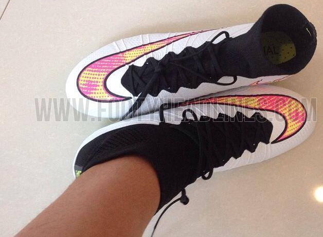 white nike mercurial superfly boot