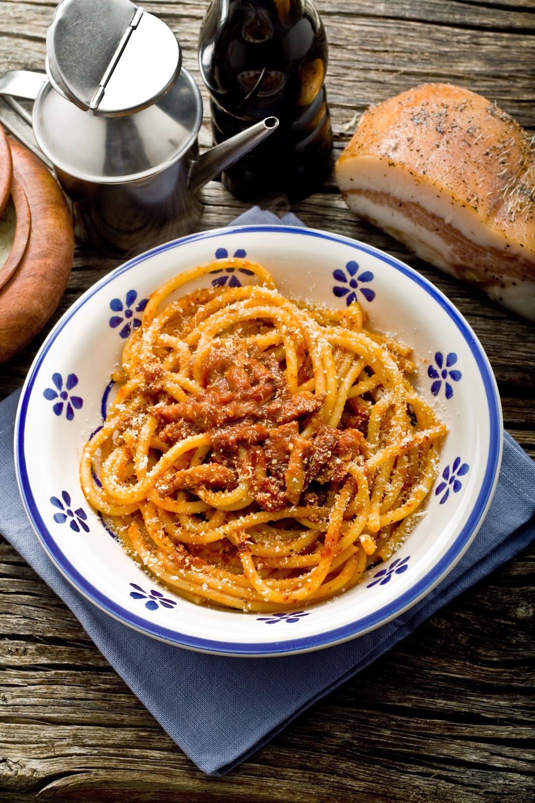 Bucatini all’amatriciana Caramel à la fleur de sel