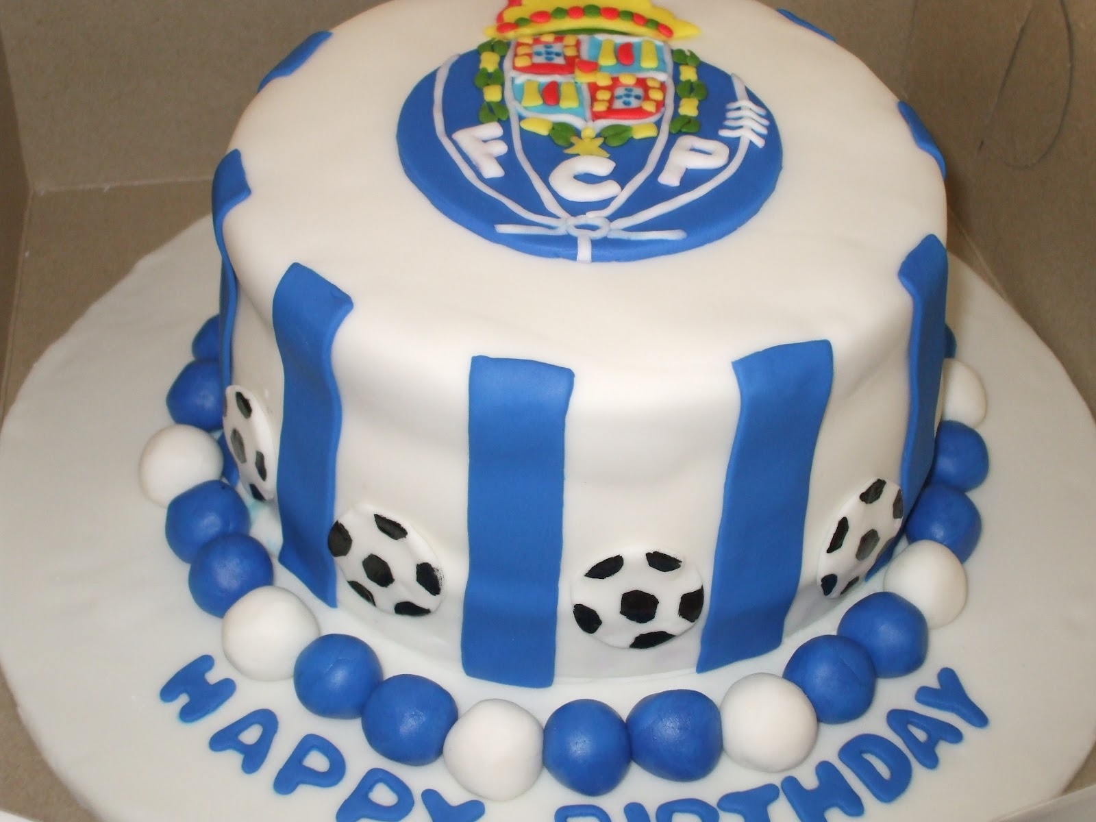 Delella's Cakery FC Porto Cake