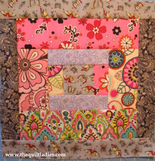 Half Log Cabin quilt blocks in 2 styles - free quilt pattern