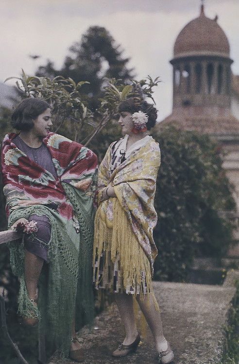 Rare Autochrome Pictures of Spanish Women in the Early 1900s ~ vintage