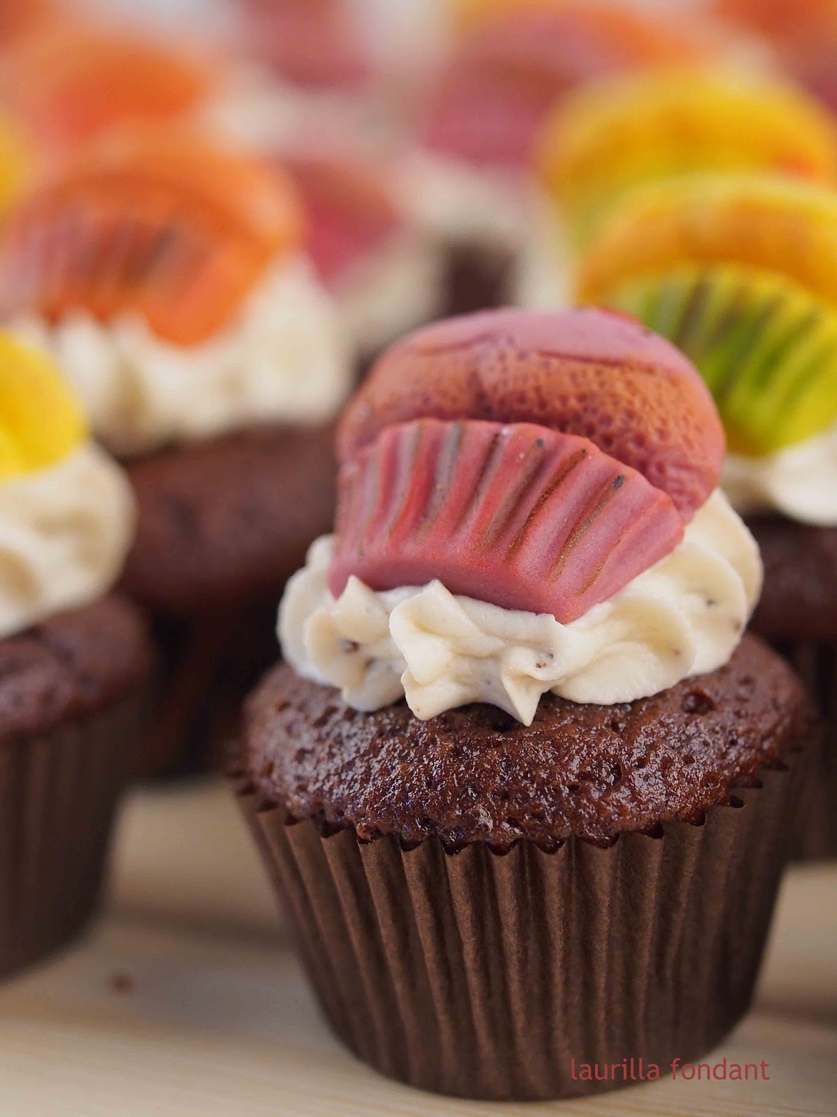 laurilla fondant 60 MINI CUPCAKES DE CHOCOLATE Y NARANJA